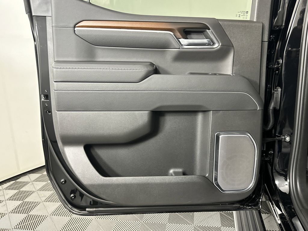 new 2025 GMC Sierra 1500 car, priced at $69,694