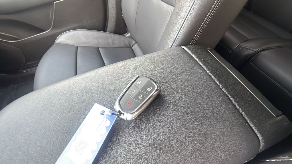 used 2025 Cadillac XT5 car, priced at $46,200