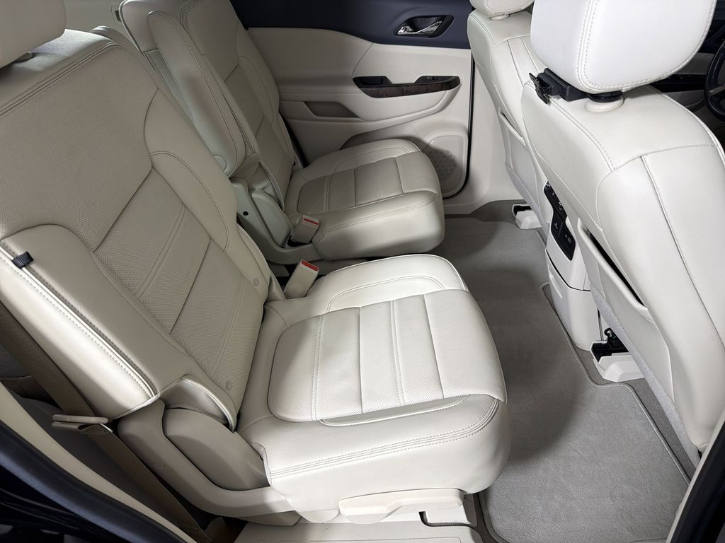 used 2023 GMC Acadia car, priced at $40,988