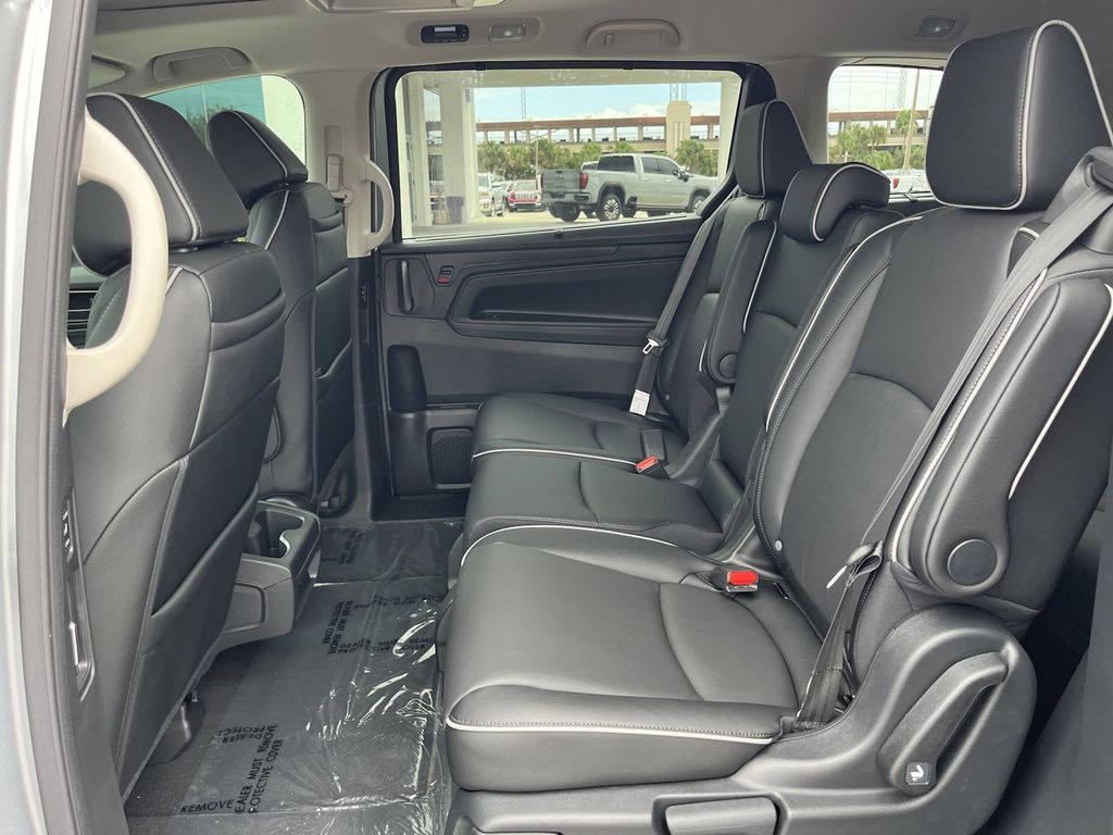 new 2025 Honda Odyssey car, priced at $46,426