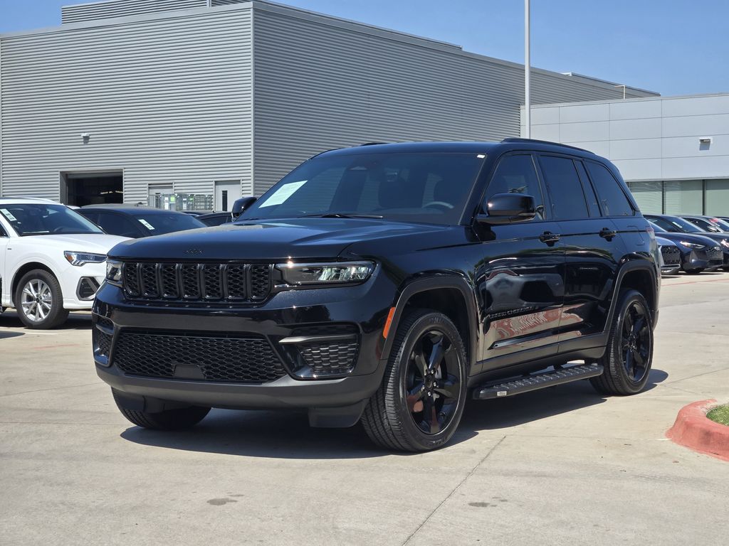 used 2025 Jeep Grand Cherokee car, priced at $35,695