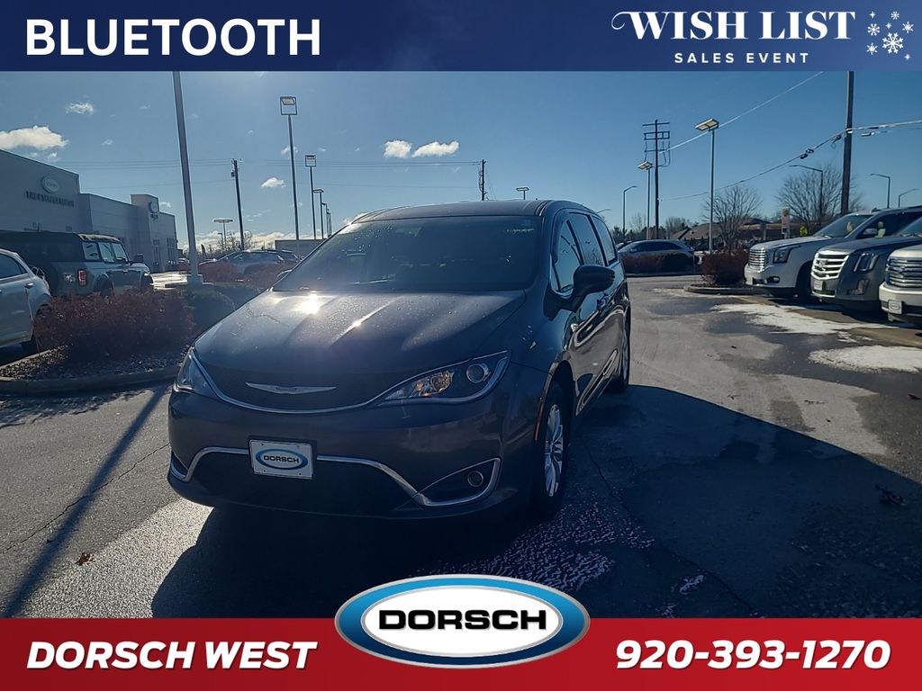 used 2018 Chrysler Pacifica car, priced at $13,546