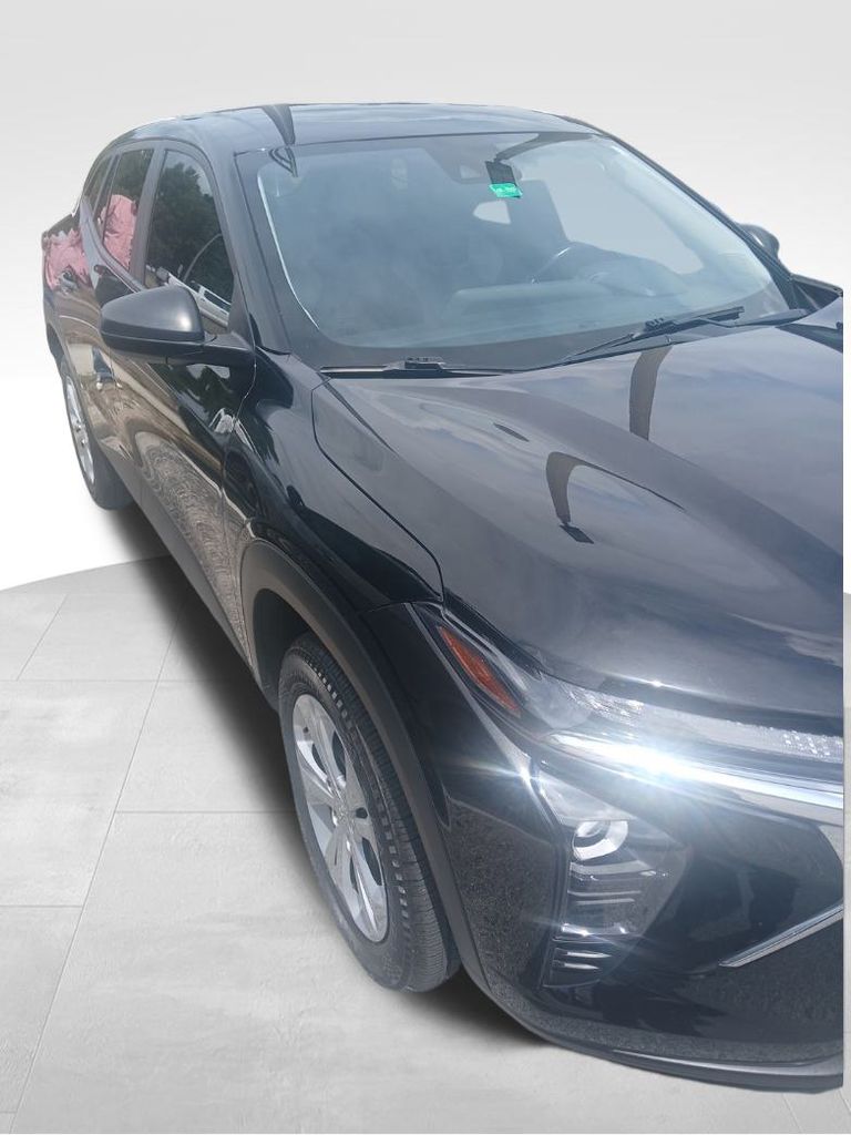 used 2024 Chevrolet Trax car, priced at $20,892