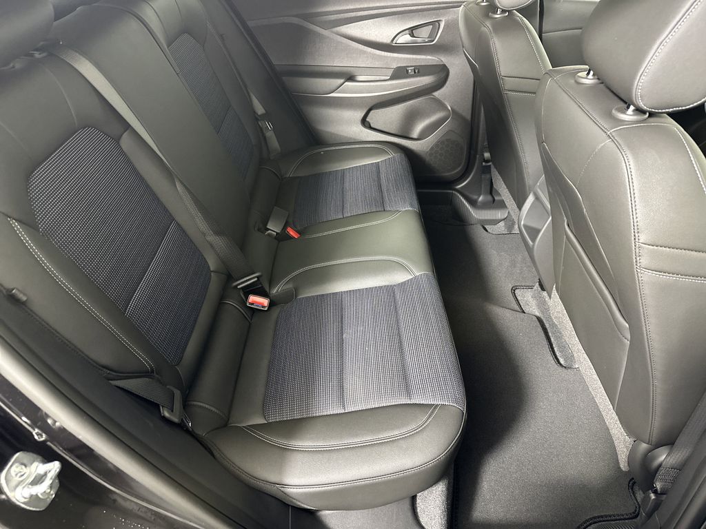 new 2025 Buick Envista car, priced at $27,375