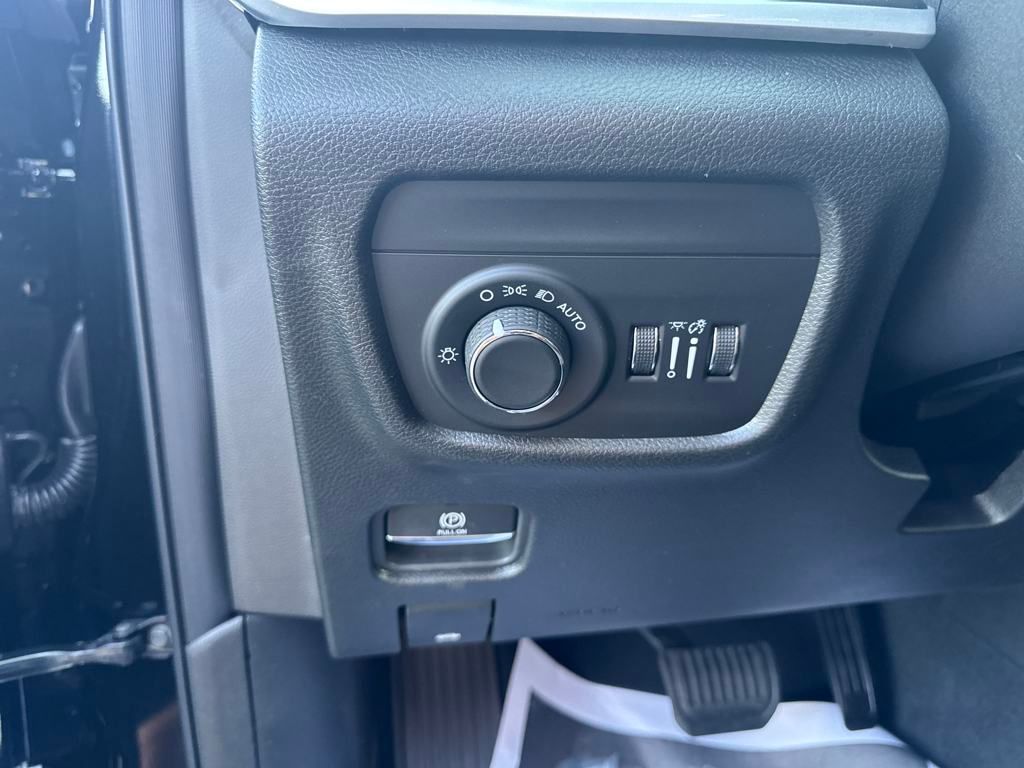new 2025 Jeep Grand Cherokee car, priced at $42,290