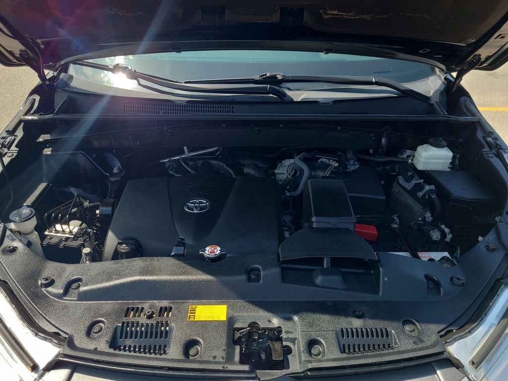 used 2019 Toyota Highlander car, priced at $29,986