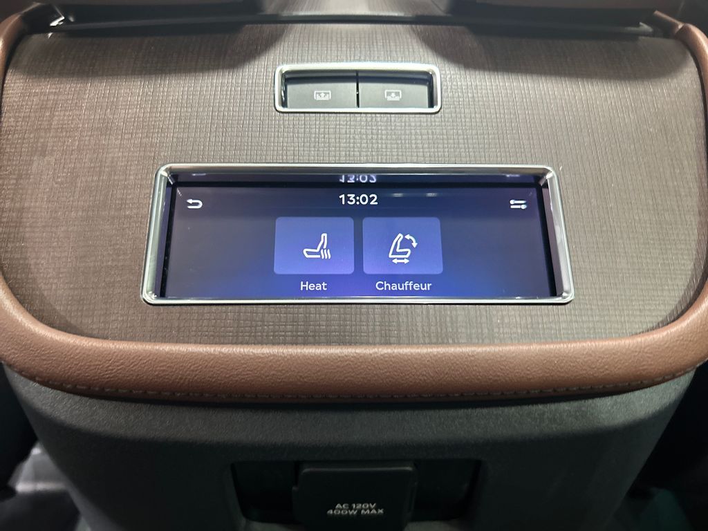new 2025 Lincoln Navigator car, priced at $102,985