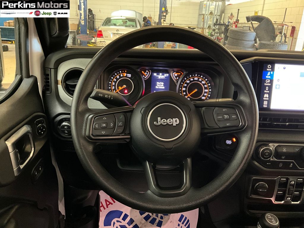 new 2025 Jeep Gladiator car, priced at $39,264