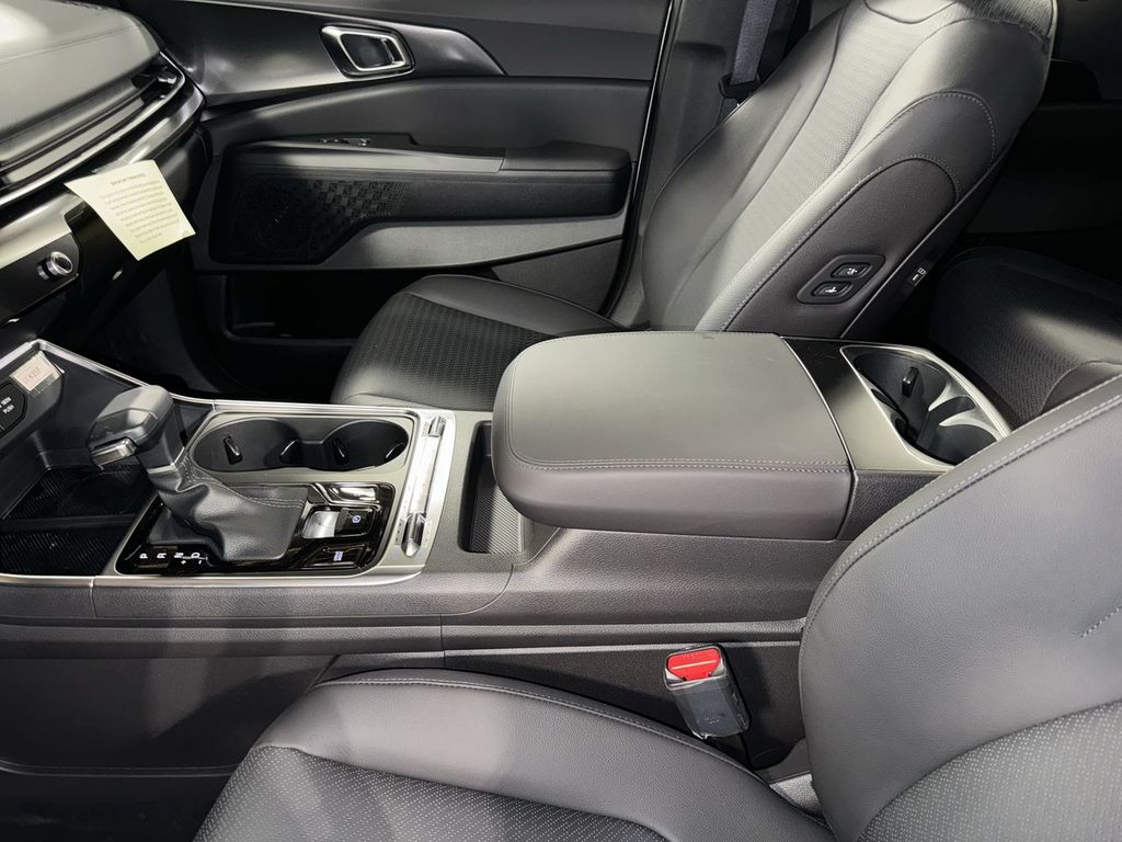 new 2025 Kia Carnival car, priced at $47,055