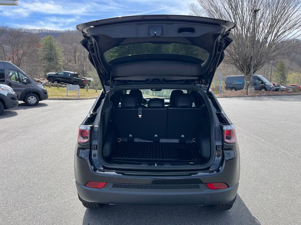 new 2025 Jeep Compass car, priced at $28,990