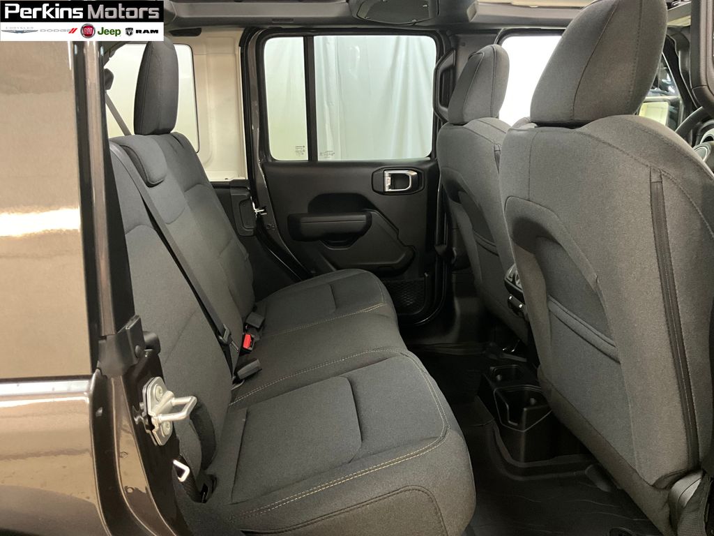 new 2025 Jeep Wrangler car, priced at $51,442