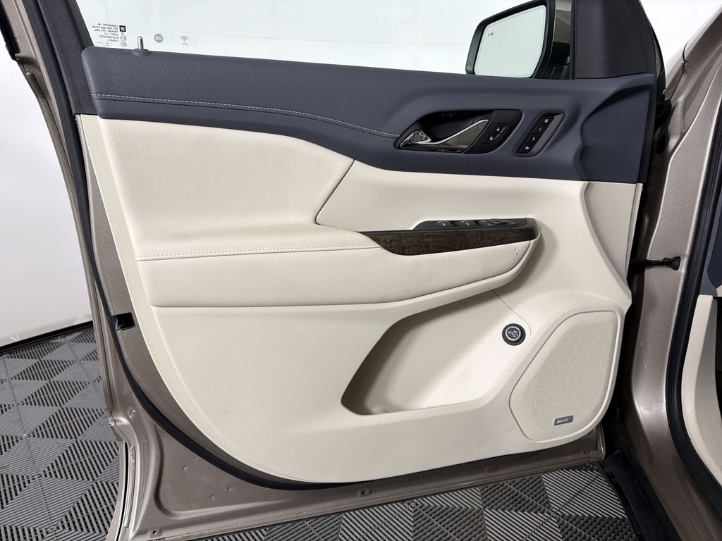 used 2023 GMC Acadia car, priced at $39,791