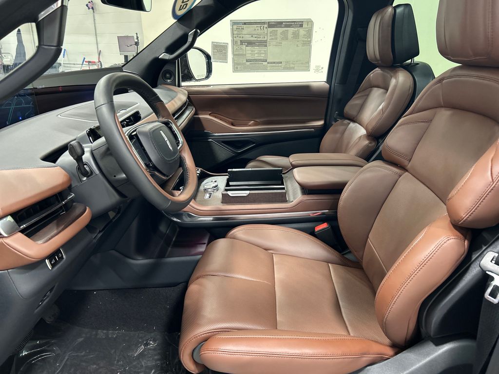 new 2025 Lincoln Navigator car, priced at $108,790