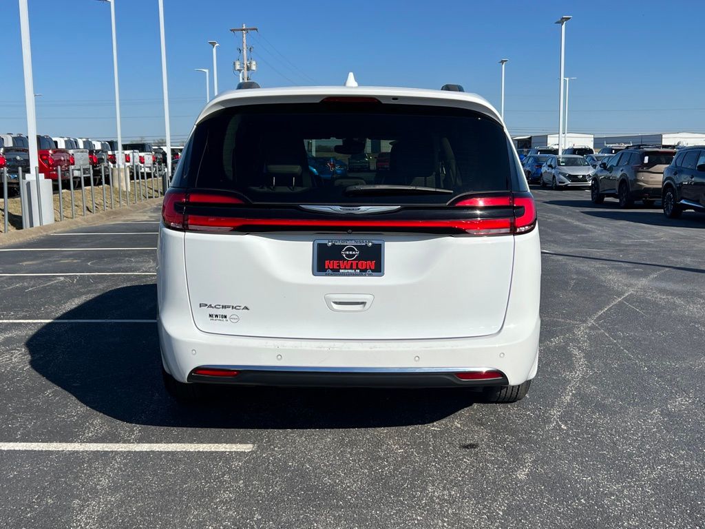 used 2021 Chrysler Pacifica car, priced at $21,000