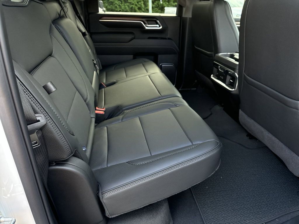 new 2025 GMC Sierra 2500HD car, priced at $85,547