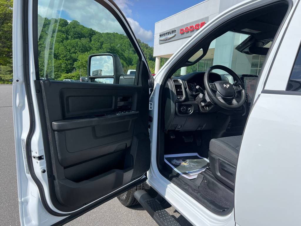 new 2025 Ram 2500 car