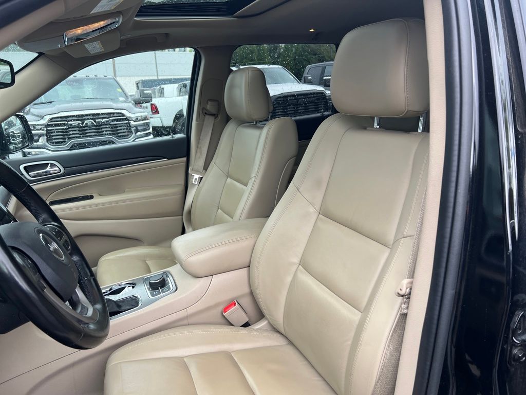 used 2021 Jeep Grand Cherokee car, priced at $22,900