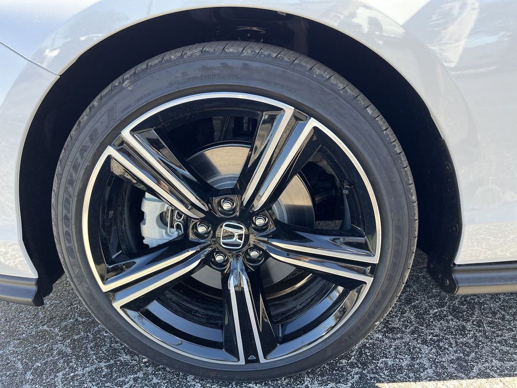 new 2025 Honda Accord Hybrid car, priced at $33,850