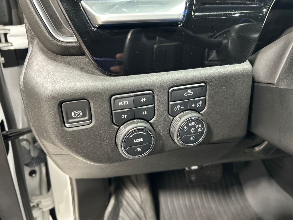 used 2022 Chevrolet Silverado 1500 car, priced at $42,992