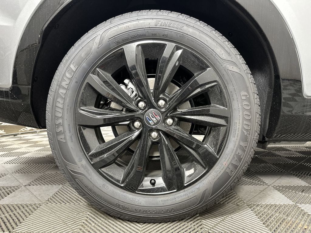 new 2025 Buick Envista car, priced at $28,080
