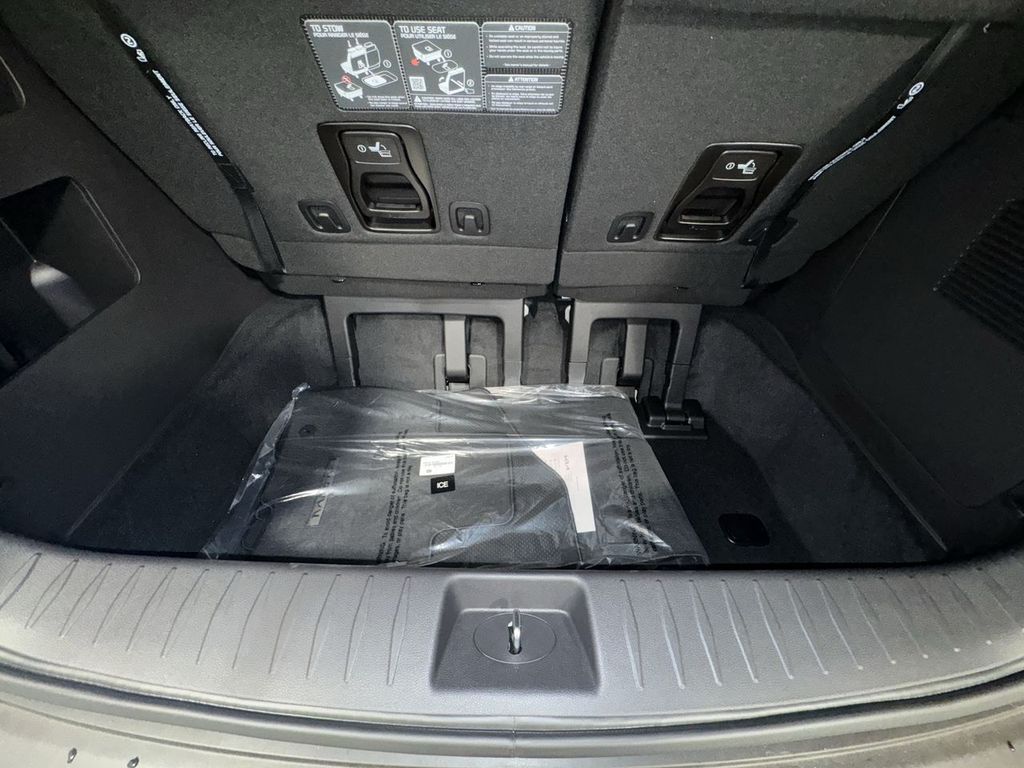 new 2025 Kia Carnival car, priced at $47,884