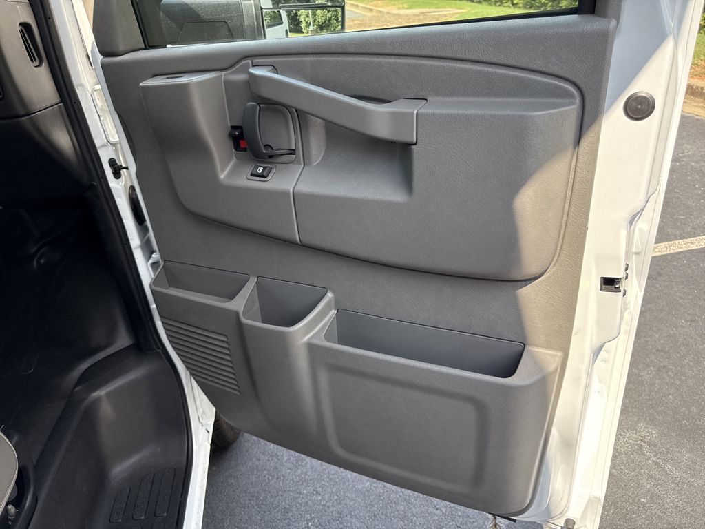 new 2025 GMC Savana 3500 car, priced at $40,505