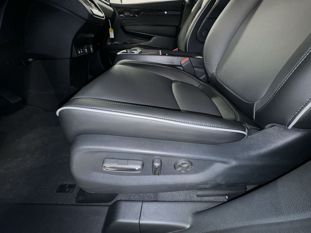 new 2025 Honda Odyssey car, priced at $48,815