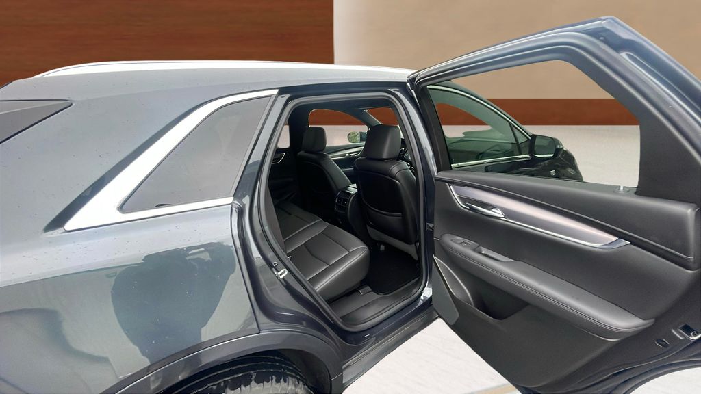 used 2021 Cadillac XT5 car, priced at $29,550