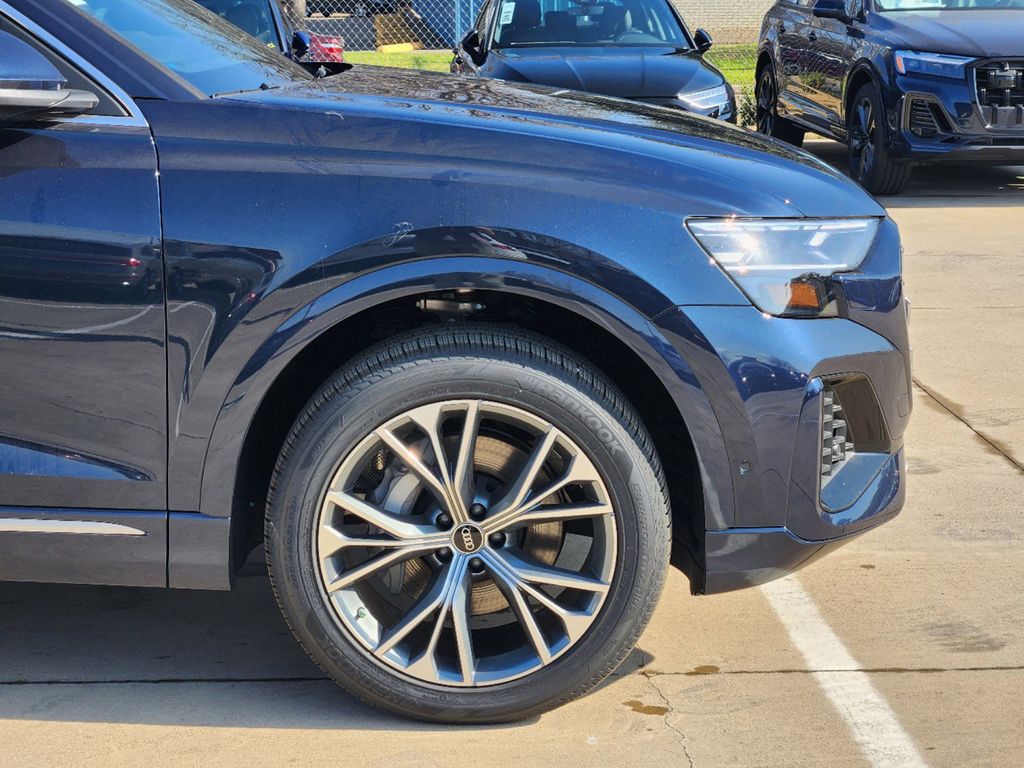 new 2025 Audi Q8 car, priced at $82,515