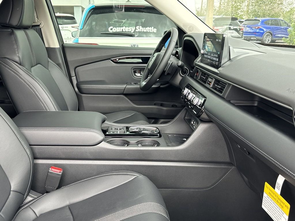 new 2025 Honda Pilot car, priced at $43,195