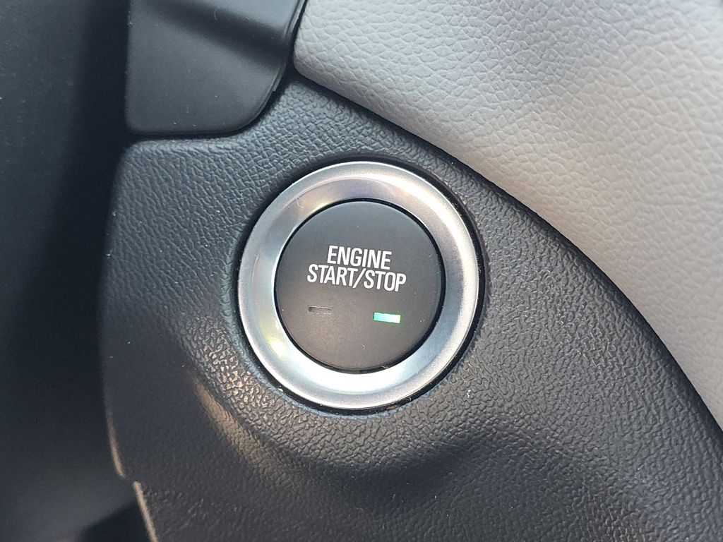 used 2023 Chevrolet Equinox car, priced at $18,994