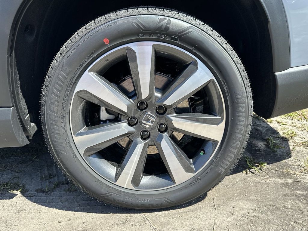 new 2025 Honda Pilot car, priced at $49,488