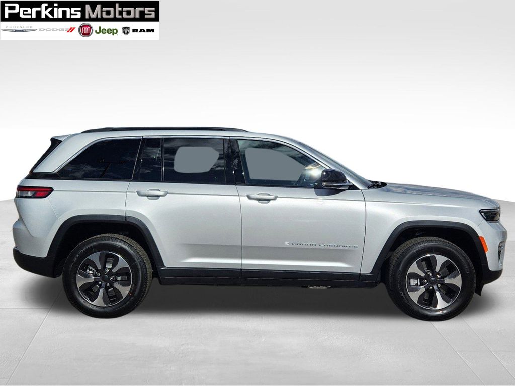 new 2025 Jeep Grand Cherokee car, priced at $52,869