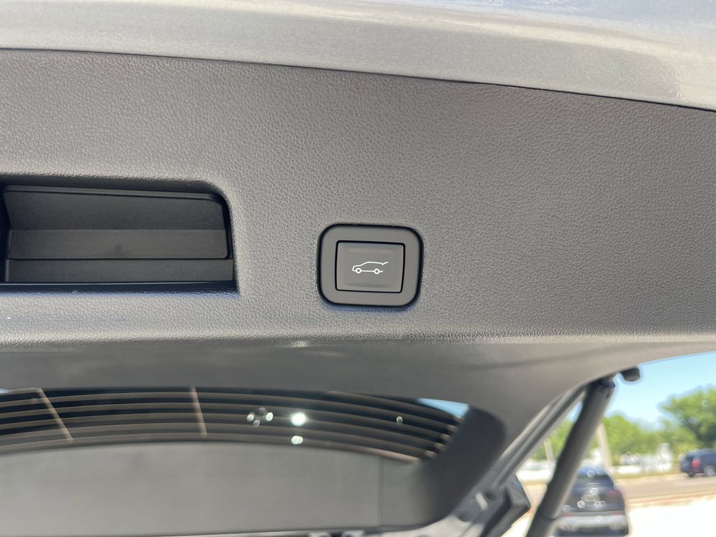 new 2025 Chevrolet Traverse car, priced at $42,384