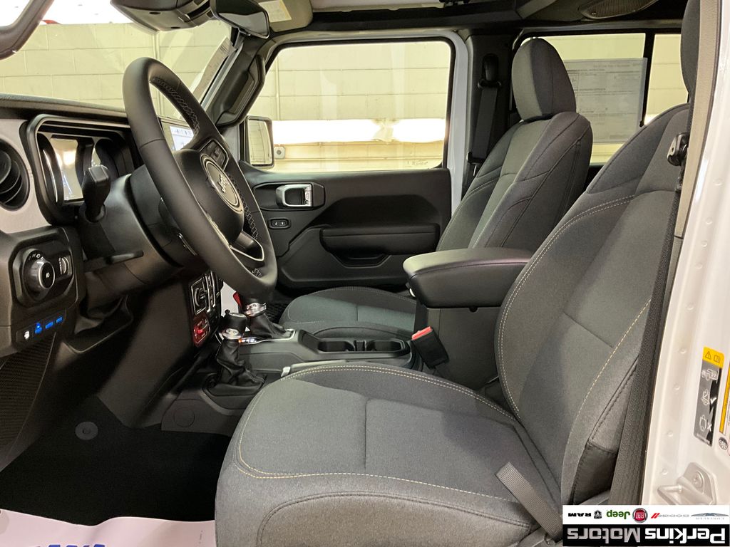 new 2025 Jeep Wrangler car, priced at $55,247