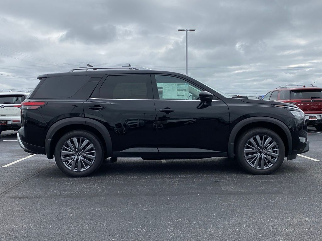 new 2024 Nissan Pathfinder car, priced at $41,475