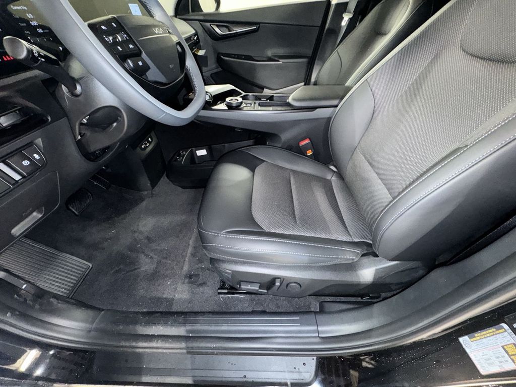 new 2025 Kia EV6 car, priced at $50,187