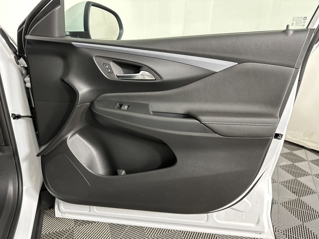 new 2025 Buick Envista car, priced at $24,695