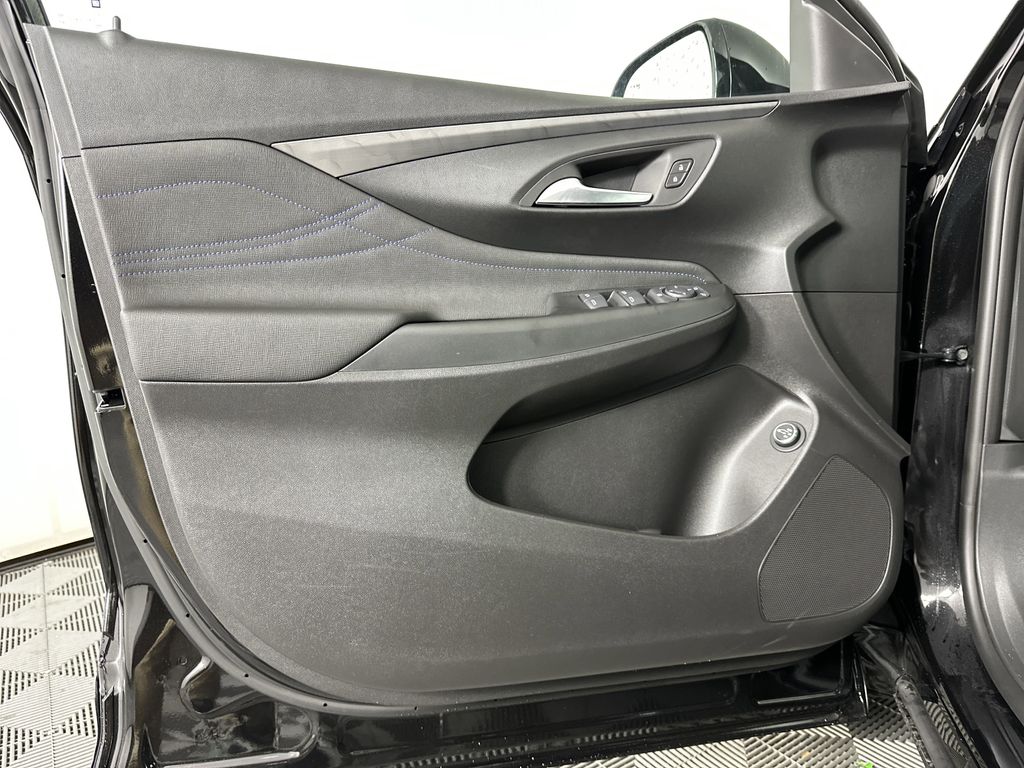 new 2025 Buick Envista car, priced at $29,570