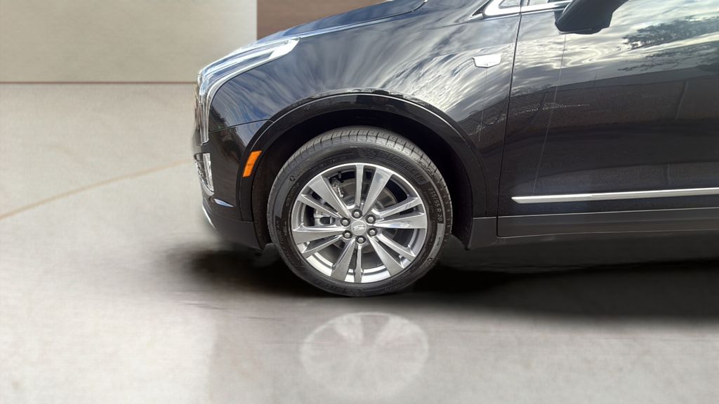 used 2025 Cadillac XT5 car, priced at $46,200