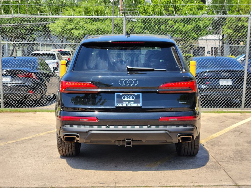 new 2025 Audi Q7 car, priced at $77,750