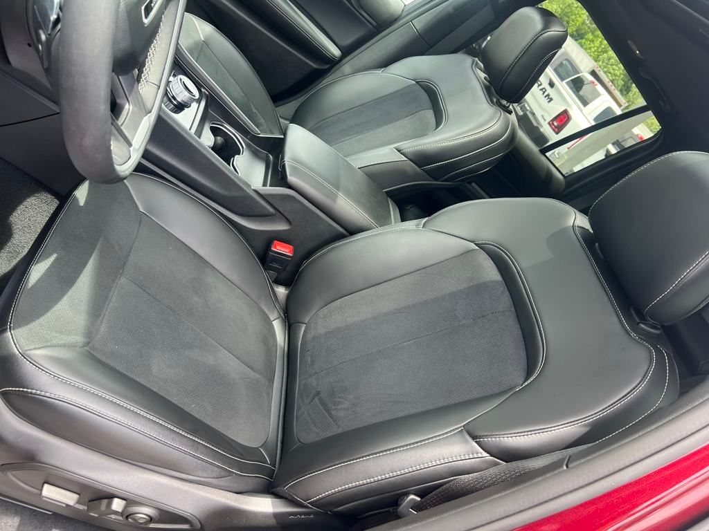 new 2025 Jeep Grand Cherokee car, priced at $38,990