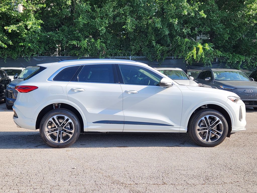 new 2025 Audi Q5 car, priced at $60,175