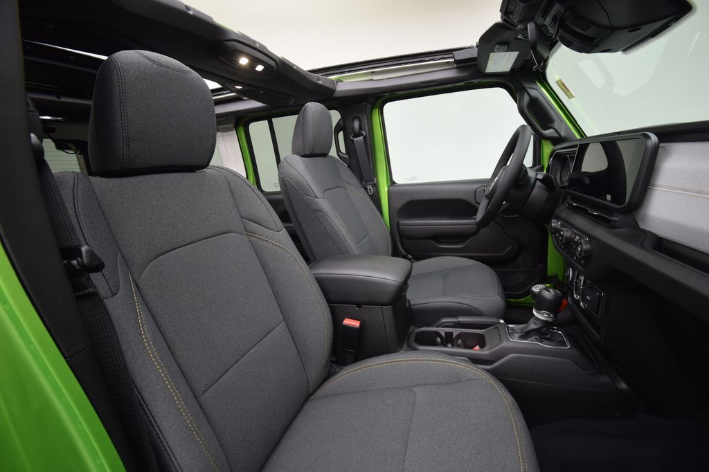 new 2025 Jeep Wrangler car, priced at $43,220