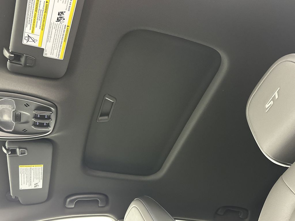 new 2025 Buick Envista car, priced at $29,075
