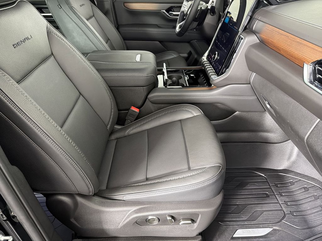 used 2025 GMC Yukon XL car, priced at $83,990