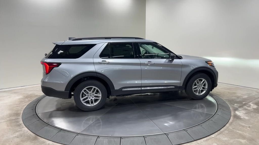 new 2025 Ford Explorer car, priced at $40,550