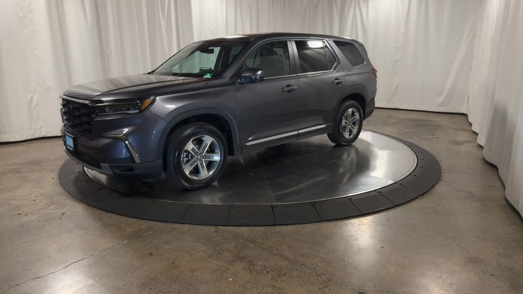 new 2025 Honda Pilot car, priced at $47,050