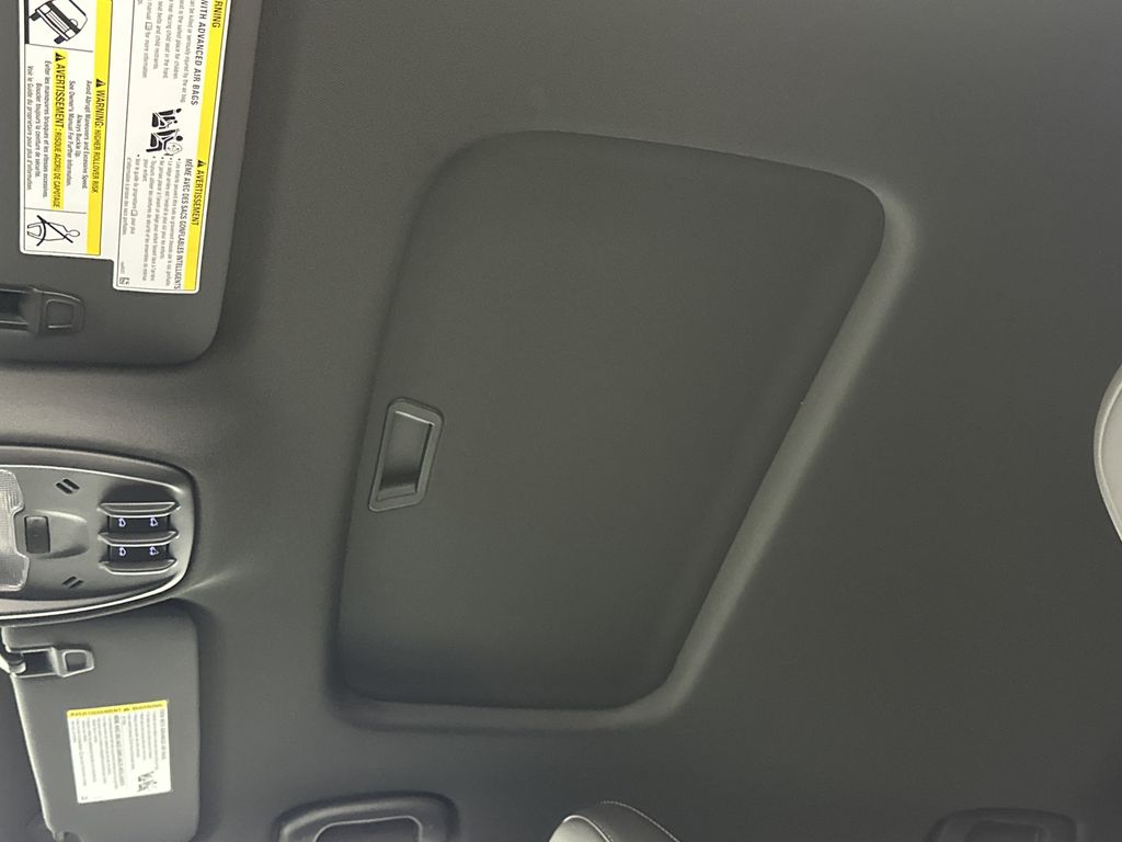 new 2025 Buick Envista car, priced at $31,085