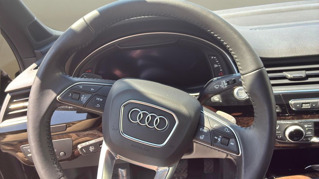 used 2019 Audi Q7 car, priced at $21,900